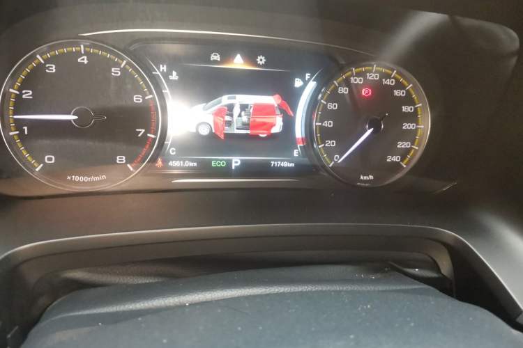 Used GAC Trumpchi M8 2021 Lingxiu Series 390T Deluxe Edition Odometer Close Up