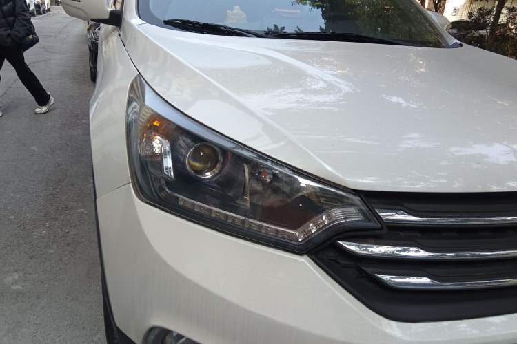 Used Dongfeng Aeolus AX7 2016 2.0L Automatic Zhiyi Trim
