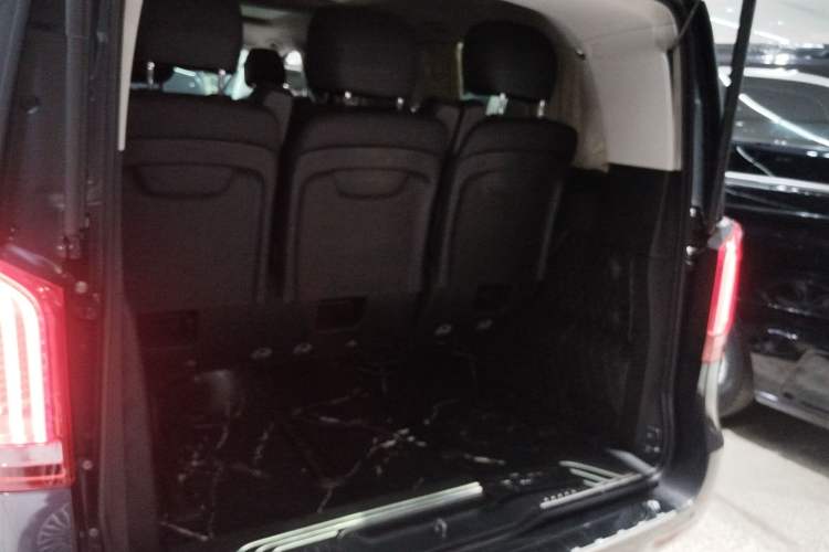 Used Mercedes-Benz V-Class 2020 V 260 L Long-wheelbase Luxury Edition Trunk