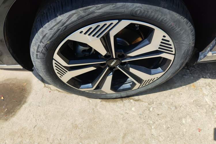 Used Wey Lanshan 2025 Four-Wheel Drive Max Left Front Wheel Hub