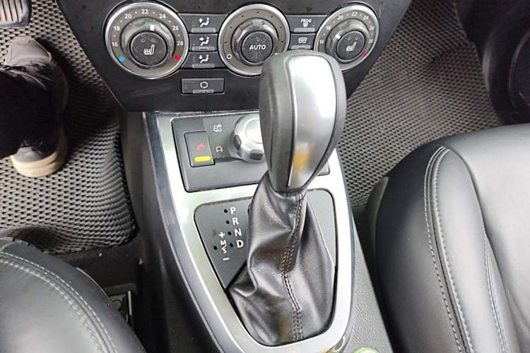 Used Land Rover Freelander 2 2011 3.2L i6 HSE Gasoline Edition Gear Lever