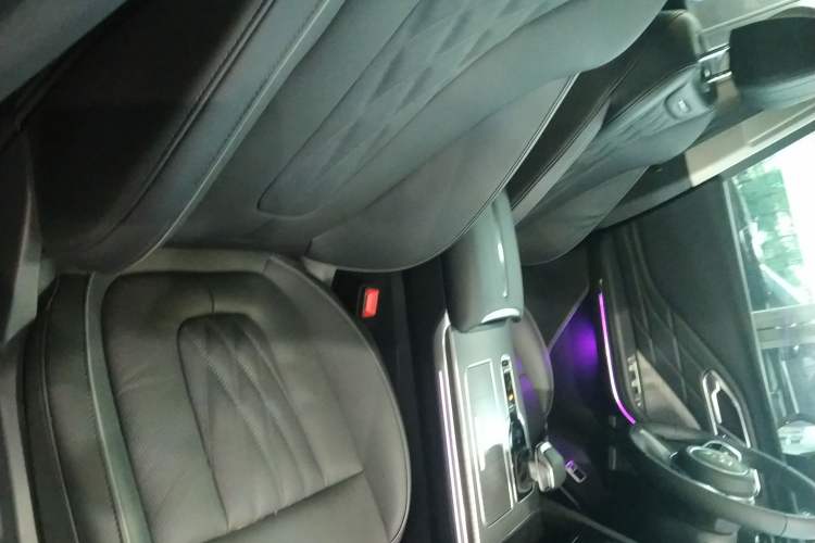 Used Hongqi HS7 PHEV 2024 2.0T PHEV Four-Wheel Drive Flagship Edition 7 Seats
