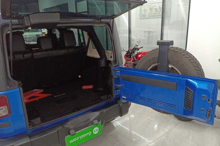 Used Jeep Wrangler 2014 3.0L Sahara Four-Door Edition