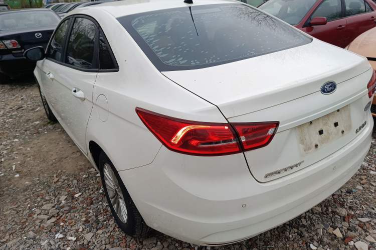 Used Ford Escort 2015 1.5L Manual Comfort Model Rear Left 45 Deg