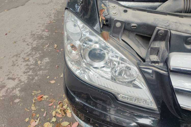 Used Mercedes-Benz Viano 2013 3.0L Navigator Edition Right Front Headlight