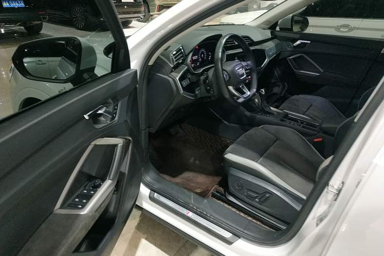 Used Audi Q3 2020 35 TFSI Fashion Dynamic Model