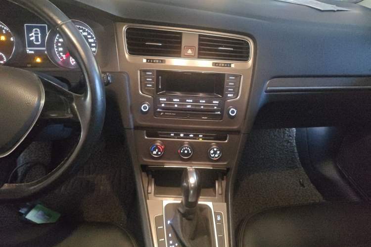 Used Volkswagen Golf 2015 1.4TSI Automatic Comfort Model