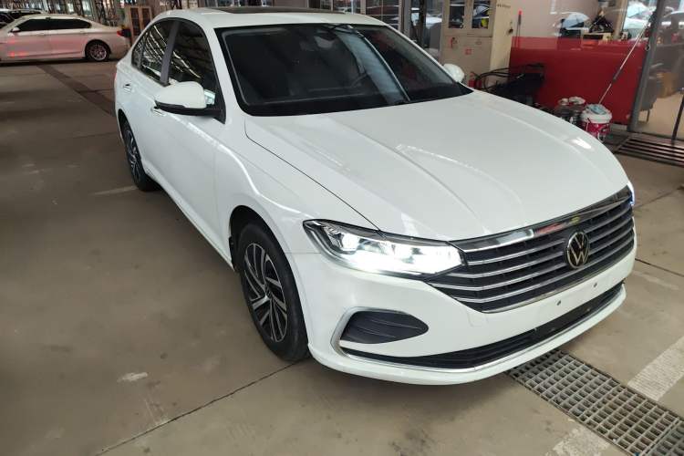 Used Volkswagen Lavida 2024 300TSI DSG Full-Comfort Edition Front Right 45 Deg