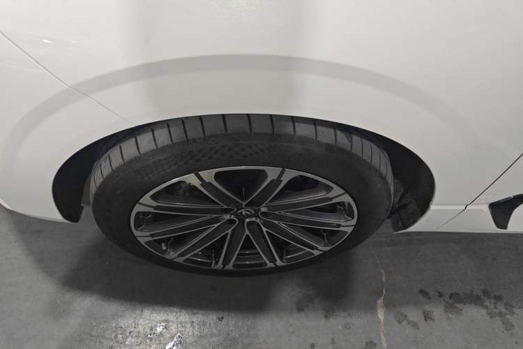 Used Changan UNI-K 2024 2.0T Two-Wheel Drive Global Edition
