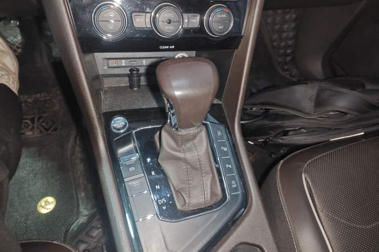 Used Volkswagen Tiguan L 2018 330TSI Automatic Two-Wheel Drive Flagship Edition Gear Lever