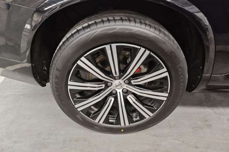 Used Volvo XC90 2021 B5 SmartDrive Luxury Edition 5-seater Exterior 4