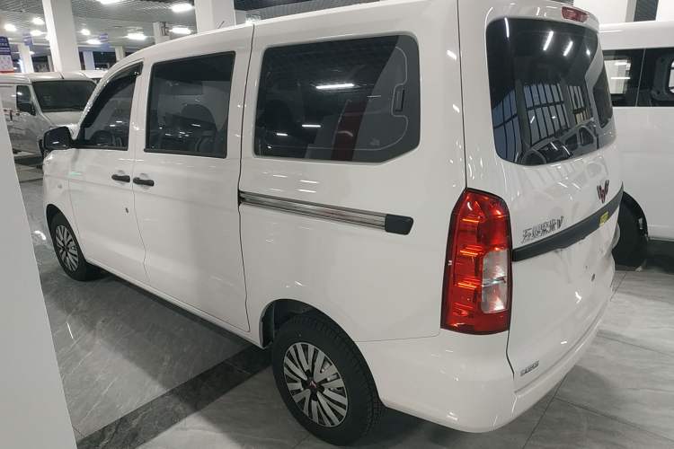 Used Wuling Hongguang V 2022 1.5L Jingqu Edition Electric-Assist LAR