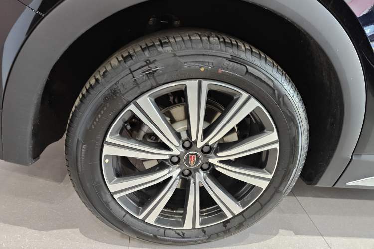 Used Hongqi HS7 PHEV 2025 Model 2.0T PHEV Four-Wheel Drive 2 Million Units Commemorative Edition 6-Seater