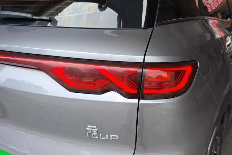 Used BYD Yuan UP 2024 401KM Leading Edition Right Rear Taillight