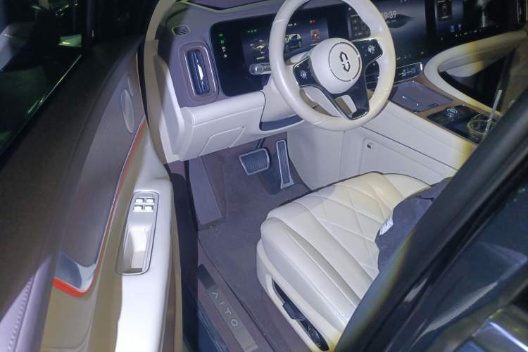 Used Hima AITO M9 2024 All-Electric Ultra Version 100 kWh 6-Seater Model
