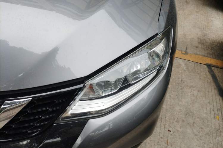 Used Nissan Tiida 2016 1.6L CVT Cool Dynamic Edition