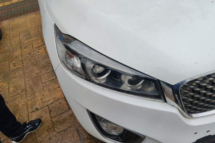 Used Kia Sorento 2015 Sorento L 2.4L Gasoline 4WD Elite Edition 5 Seats China V Emission Standard Right Front Headlight