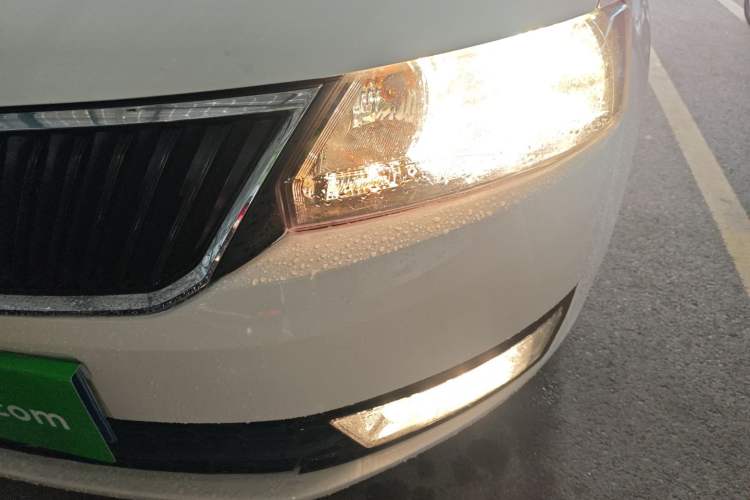 Used Skoda Rapid Spaceback 2016 Revised 1.6L Automatic Chuanxing Version Left Front Headlight