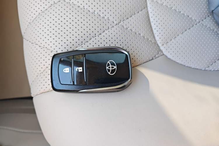 Used Toyota Land Cruiser 
