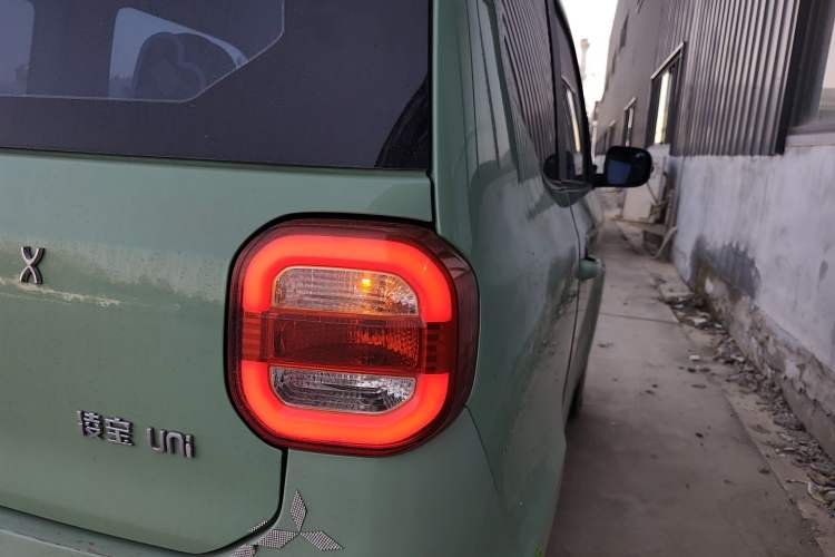 Used LINGBOX uni 2022 Mildly Sweet Edition Right Rear Taillight
