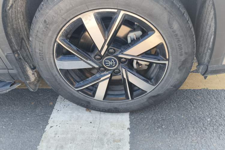 Used BYD Song Pro New Energy 2023 Champion Edition DM-i 71KM Leading Model Right Front Wheel Hub