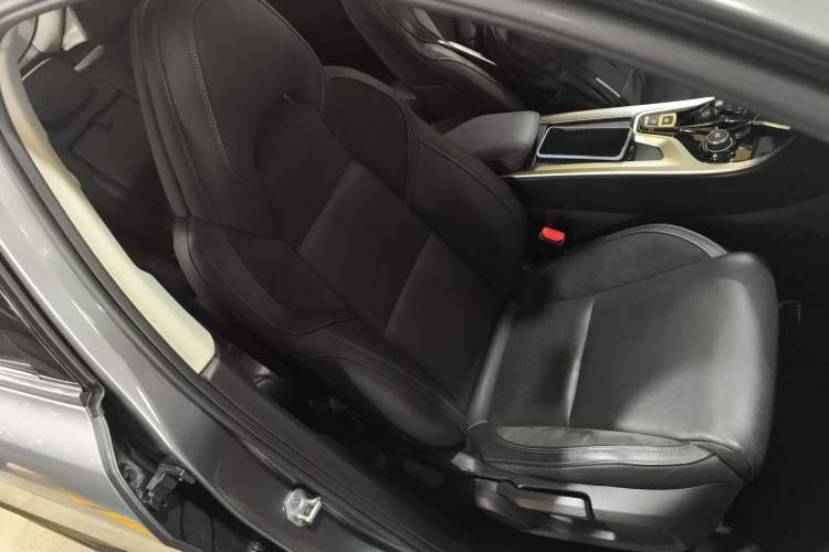 Used Lynk & Co 01 EM-P 2019 1.5T PHEV Jing Meeting China VI Emission Standards