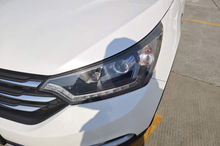 Used Dongfeng Aeolus AX7 2016 2.0L Manual Zhuyue Model