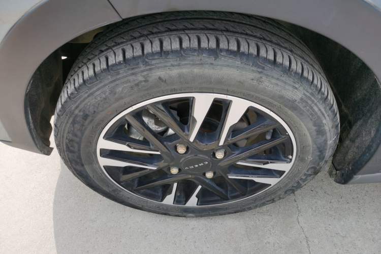 Used Chery QQ Little Ant 2022 Revised Version 2 Sweet Pink Edition Full-Sugar Version 30.6 kWh 30 kW 301 km Left Front Wheel Hub