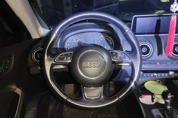 Used Audi A3 2014 Sportback 35 TFSI Automatic Comfort Model Steering Wheel