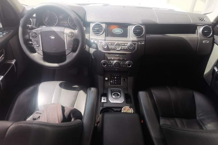 Used Land Rover Discovery 2014 3.0 SC V6 HSE Luxury Center Console