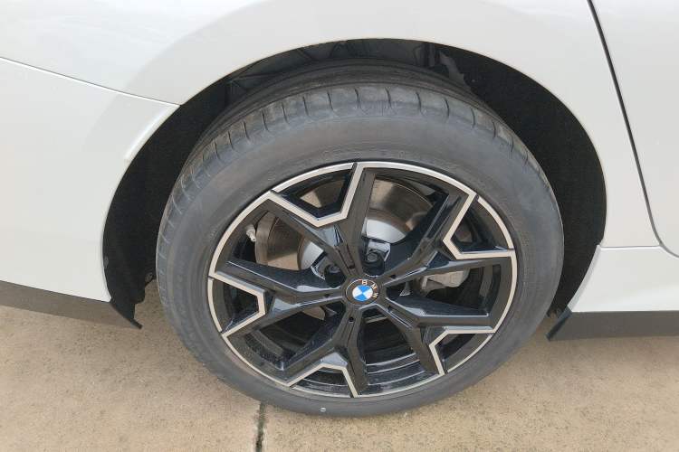 Used BMW i3 2025 eDrive 40 L Midnight Edition Exterior 5