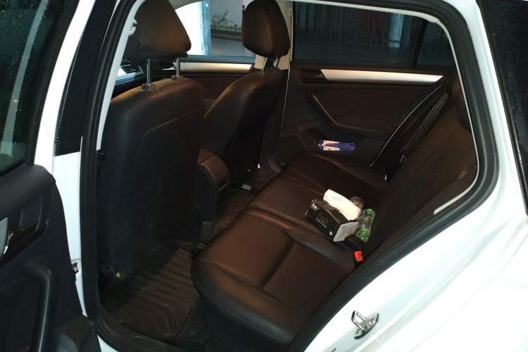 Used Volkswagen C-TREK 2018 1.5L Automatic Fashion Model Left Rear Seat