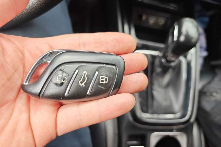 Used Roewe i5 2019 1.5L Automatic 4G Connected Linghao Flagship Edition Vehicle Key