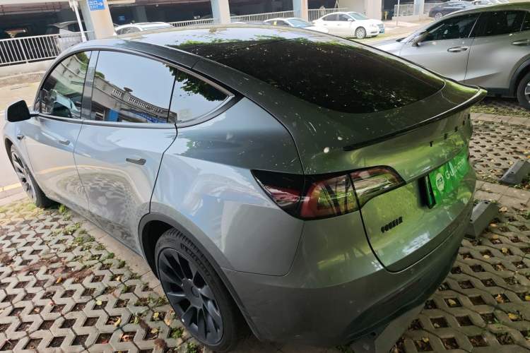 Used Tesla Model Y 2024 Long-Range All-Wheel-Drive Version
