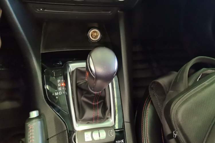 Used Mazda Mazda 3 Axela 2016 Sedan 2.0L Automatic Sport Model