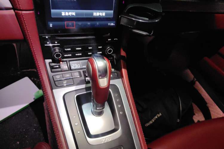 Used Porsche 718 2018 Boxster 2.0T Gear Lever