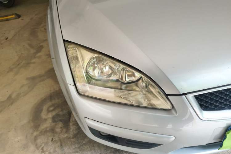 Used Ford Focus 2005 Sedan 1.8L Automatic Fashion Edition

