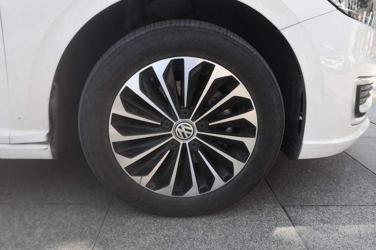 Used Volkswagen Lavida Pure Electric 2019 Enjoyment Edition Right Front Wheel Hub