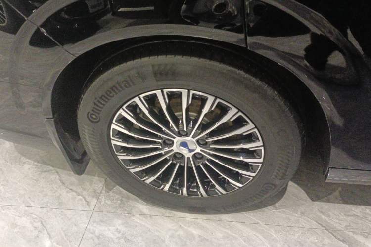 Used Denza D9 2025 DM-i Intelligent Drive 1020 Four-Wheel Drive Prestige Model