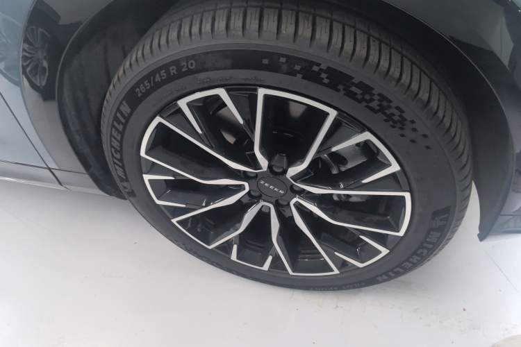 Used Zeekr 7X 2025 100 kWh Long-Range Rear-Wheel Drive with Intelligent Driving Features Exterior 4