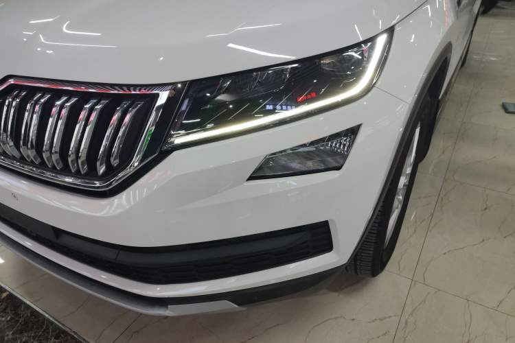 Used Skoda Kodiaq 2019 Facelifted TSI330 5-Seater Two-Wheel-Drive Luxury Enjoyment Edition China VI Standard
