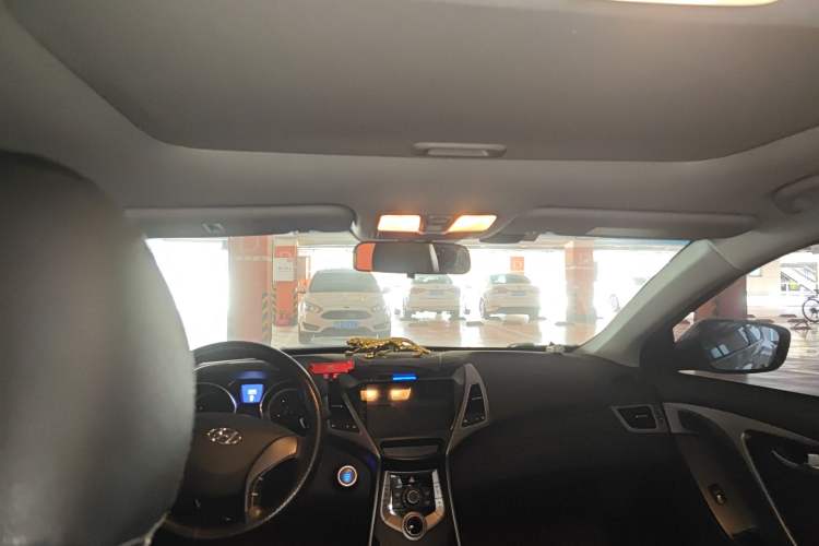 Used Hyundai Elantra (5th Generation / Langdong) 2015 1.6L Automatic Leading Model
