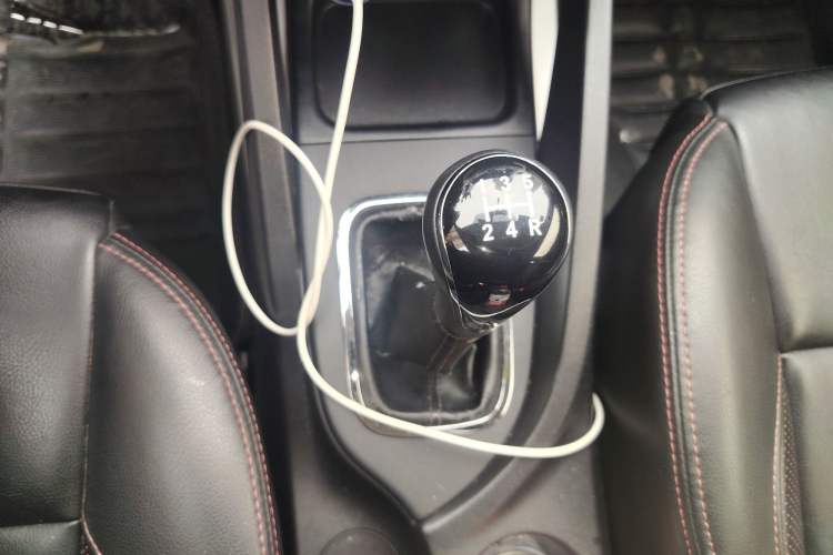 Used CHANGAN CS35 2015 1.6L Manual Luxury Model China IV Standard Gear Lever