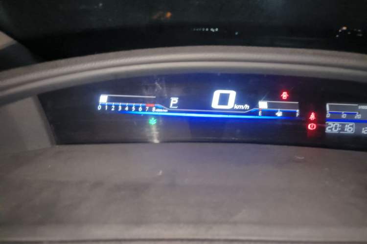 Used Honda Jade 2013 1.8L automatic Comfort version 5 seats