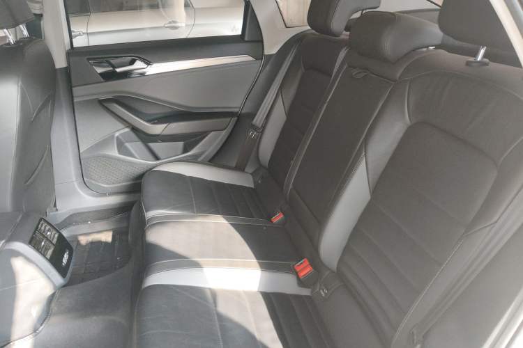 Used Volkswagen Sagitar 2020 280TSI DSG Comfort Version China VI Standard Left Rear Seat