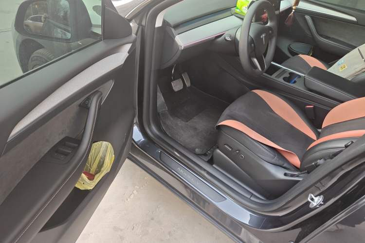 Used Tesla Model Y 2024 Rear-Wheel-Drive Version
