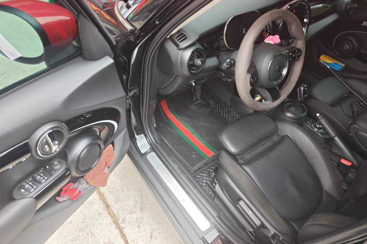 Used MINI 2023 Facelift 2.0T COOPER S Artist Five-Door Edition
