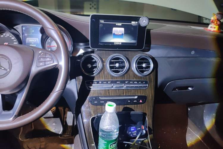 Used Mercedes-Benz GLC 2017 GLC 260 4MATIC Luxury Model
