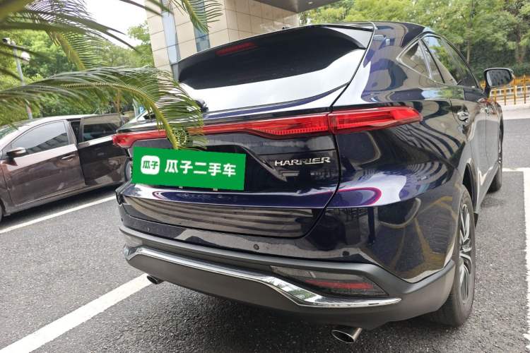 Used Toyota Harrier 2022 2.0L CVT Two-Wheel Drive Luxury Edition