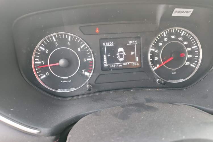 Used Dongfeng Fengon 500 2022 1.5L Manual Enjoyment Model Odometer Close Up